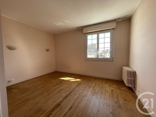 Afficher la photo en grand Appartement F4 à vendre - 4 pièces - 97.98 m2 - ROYAN - 17 - POITOU-CHARENTES - Century 21 Grand Large