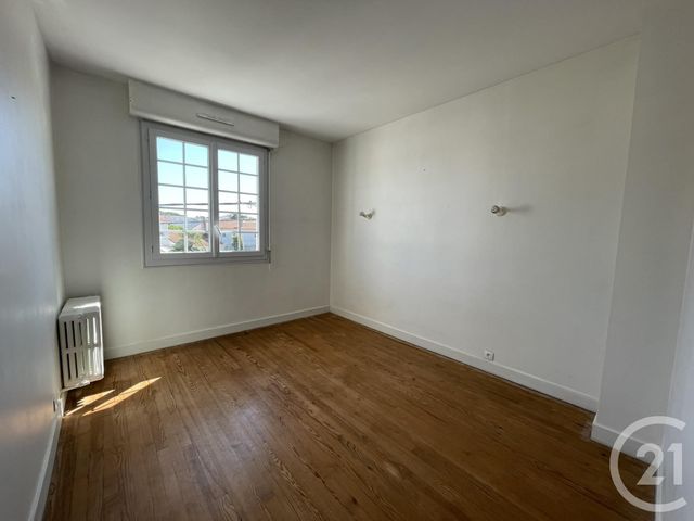 Afficher la photo en grand Appartement F4 à vendre - 4 pièces - 97.98 m2 - ROYAN - 17 - POITOU-CHARENTES - Century 21 Grand Large