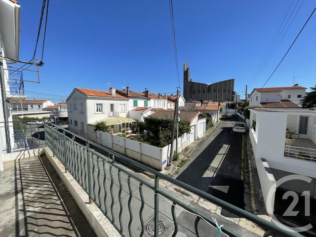 Afficher la photo en grand Appartement F4 à vendre - 4 pièces - 97.98 m2 - ROYAN - 17 - POITOU-CHARENTES - Century 21 Grand Large