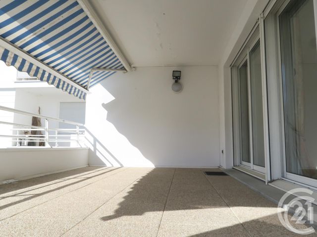Afficher la photo en grand Appartement F4 à vendre - 4 pièces - 106.25 m2 - ROYAN - 17 - POITOU-CHARENTES - Century 21 Grand Large