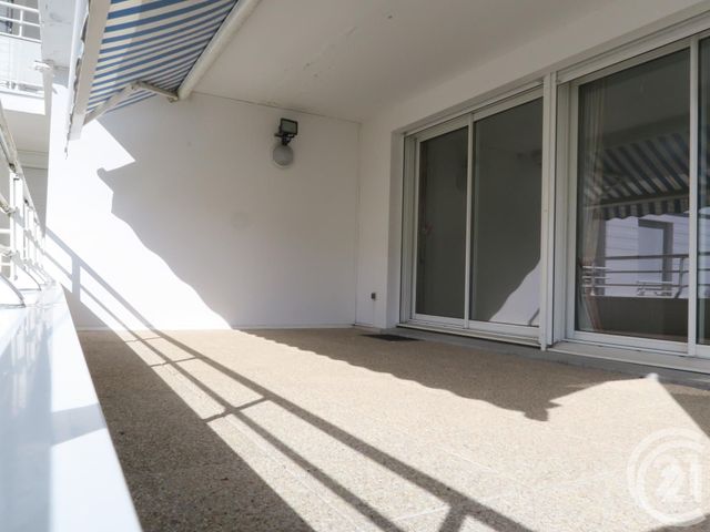 Afficher la photo en grand Appartement F4 à vendre - 4 pièces - 106.25 m2 - ROYAN - 17 - POITOU-CHARENTES - Century 21 Grand Large