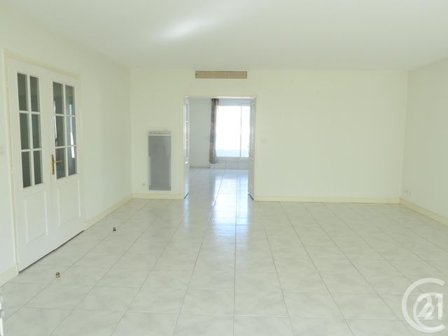 Afficher la photo en grand Appartement F4 à vendre - 4 pièces - 106.25 m2 - ROYAN - 17 - POITOU-CHARENTES - Century 21 Grand Large