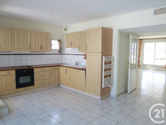 Afficher la photo en grand Appartement F4 à vendre - 4 pièces - 106.25 m2 - ROYAN - 17 - POITOU-CHARENTES - Century 21 Grand Large