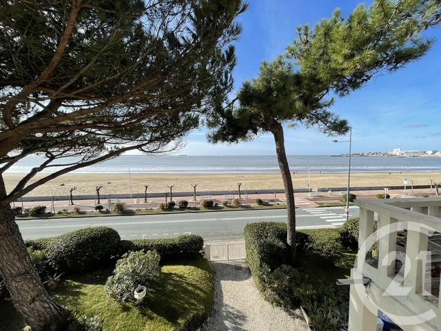 Afficher la photo en grand Appartement F5 à vendre - 5 pièces - 125.06 m2 - ROYAN - 17 - POITOU-CHARENTES - Century 21 Grand Large