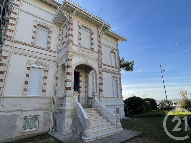 Afficher la photo en grand Appartement F5 à vendre - 5 pièces - 125.06 m2 - ROYAN - 17 - POITOU-CHARENTES - Century 21 Grand Large