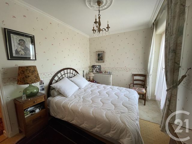 Afficher la photo en grand Appartement F4 à vendre - 4 pièces - 78.58 m2 - ROYAN - 17 - POITOU-CHARENTES - Century 21 Grand Large