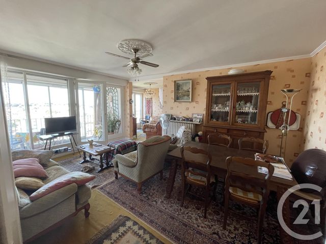 Afficher la photo en grand Appartement F4 à vendre - 4 pièces - 78.58 m2 - ROYAN - 17 - POITOU-CHARENTES - Century 21 Grand Large