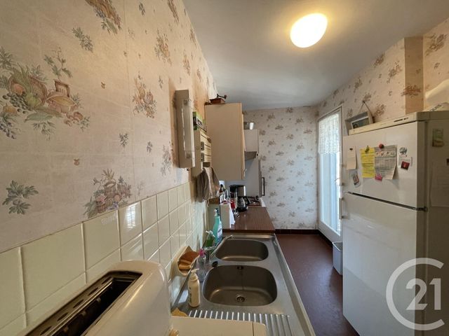 Afficher la photo en grand Appartement F4 à vendre - 4 pièces - 78.58 m2 - ROYAN - 17 - POITOU-CHARENTES - Century 21 Grand Large
