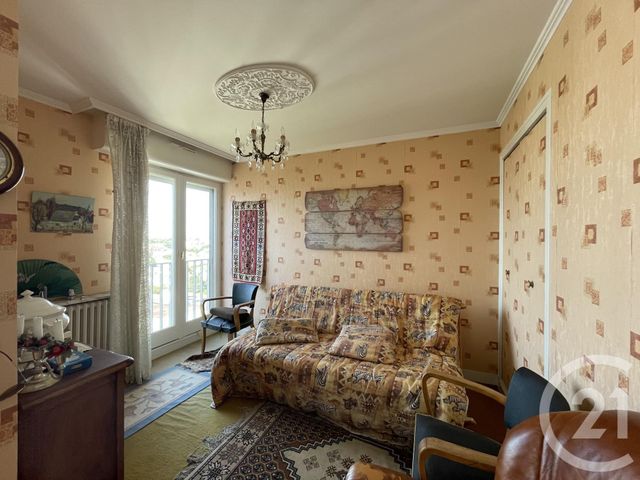 Afficher la photo en grand Appartement F4 à vendre - 4 pièces - 78.58 m2 - ROYAN - 17 - POITOU-CHARENTES - Century 21 Grand Large