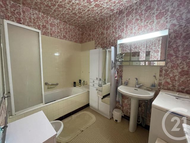 Afficher la photo en grand Appartement F4 à vendre - 4 pièces - 78.58 m2 - ROYAN - 17 - POITOU-CHARENTES - Century 21 Grand Large