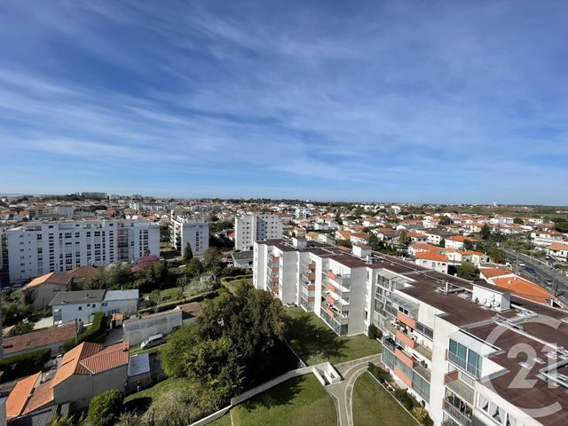 Afficher la photo en grand Appartement F4 à vendre - 4 pièces - 78.58 m2 - ROYAN - 17 - POITOU-CHARENTES - Century 21 Grand Large