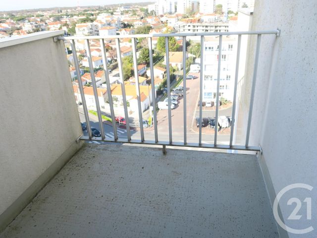 Afficher la photo en grand Appartement F4 à vendre - 4 pièces - 78.58 m2 - ROYAN - 17 - POITOU-CHARENTES - Century 21 Grand Large