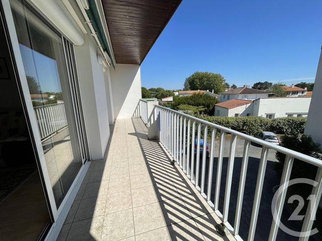 Appartement F3 à vendre - 3 pièces - 60.72 m2 - ROYAN - 17 - POITOU-CHARENTES - Century 21 Grand Large Appartement F3 à vendre - 3 pièces - 60.72 m2 - ROYAN - 17 - POITOU-CHARENTES - Century 21 Grand Large