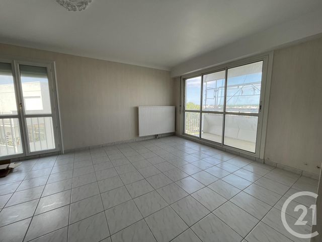 Appartement F4 à vendre - 4 pièces - 89.95 m2 - ROYAN - 17 - POITOU-CHARENTES - Century 21 Grand Large Appartement F4 à vendre - 4 pièces - 89.95 m2 - ROYAN - 17 - POITOU-CHARENTES - Century 21 Grand Large