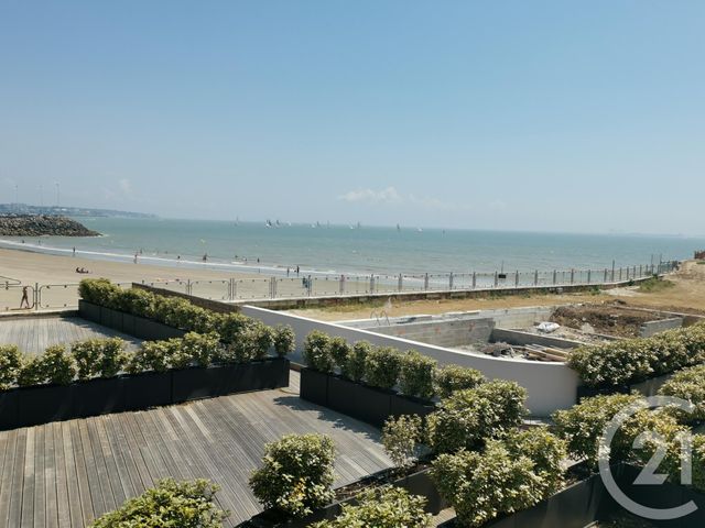 Afficher la photo en grand Appartement F2 à vendre - 2 pièces - 56.7 m2 - ROYAN - 17 - POITOU-CHARENTES - Century 21 Grand Large