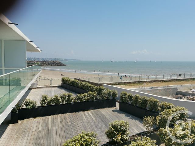 Afficher la photo en grand Appartement F3 à vendre - 3 pièces - 65.4 m2 - ROYAN - 17 - POITOU-CHARENTES - Century 21 Grand Large