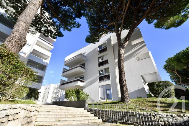  - ROYAN - 