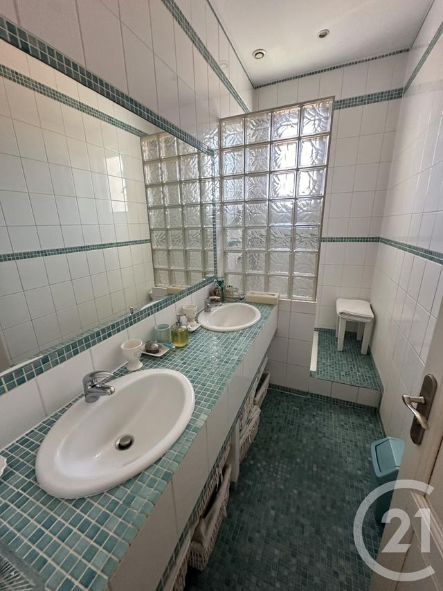 Afficher la photo en grand maison à vendre - 6 pièces - 155.62 m2 - ROYAN - 17 - POITOU-CHARENTES - Century 21 Grand Large