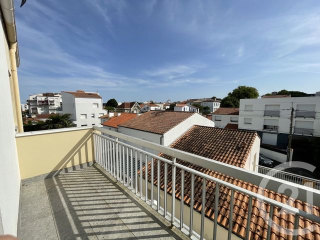 Appartement T3 à vendre - 3 pièces - 66.63 m2 - ROYAN - 17 - POITOU-CHARENTES - Century 21 Grand Large