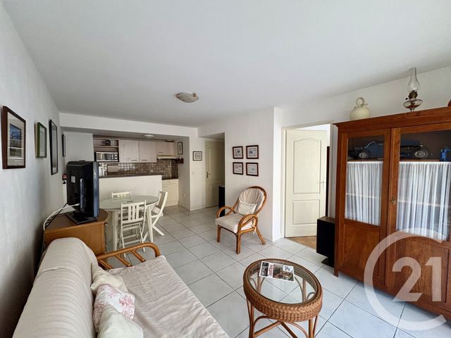 Appartement F2 à vendre - 2 pièces - 36.34 m2 - ROYAN - 17 - POITOU-CHARENTES - Century 21 Grand Large
