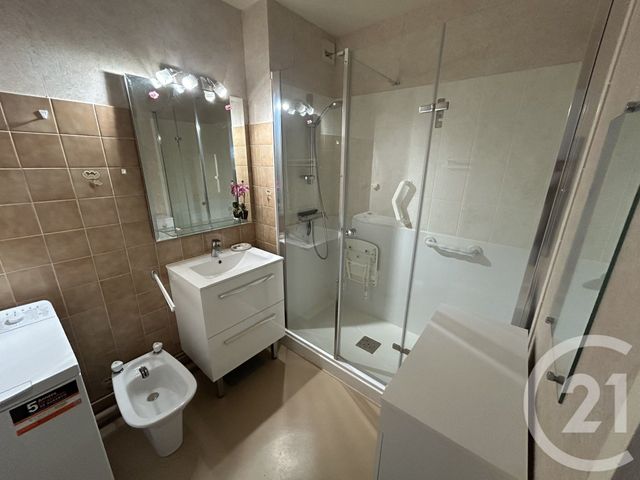 Appartement T3 à vendre - 3 pièces - 57.02 m2 - ROYAN - 17 - POITOU-CHARENTES - Century 21 Grand Large