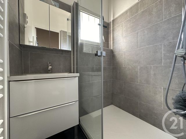 Afficher la photo en grand Appartement F3 à vendre - 3 pièces - 42.31 m2 - ROYAN - 17 - POITOU-CHARENTES - Century 21 Grand Large