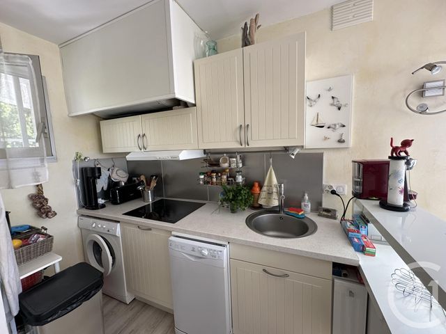 Afficher la photo en grand Appartement F3 à vendre - 3 pièces - 42.31 m2 - ROYAN - 17 - POITOU-CHARENTES - Century 21 Grand Large