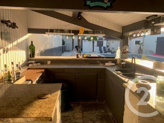 Afficher la photo en grand maison à vendre - 9 pièces - 244.95 m2 - SAUJON - 17 - POITOU-CHARENTES - Century 21 Grand Large