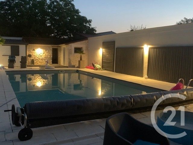 Afficher la photo en grand maison à vendre - 9 pièces - 244.95 m2 - SAUJON - 17 - POITOU-CHARENTES - Century 21 Grand Large