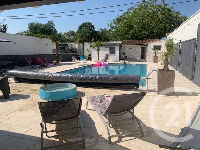 Afficher la photo en grand maison à vendre - 9 pièces - 244.95 m2 - SAUJON - 17 - POITOU-CHARENTES - Century 21 Grand Large