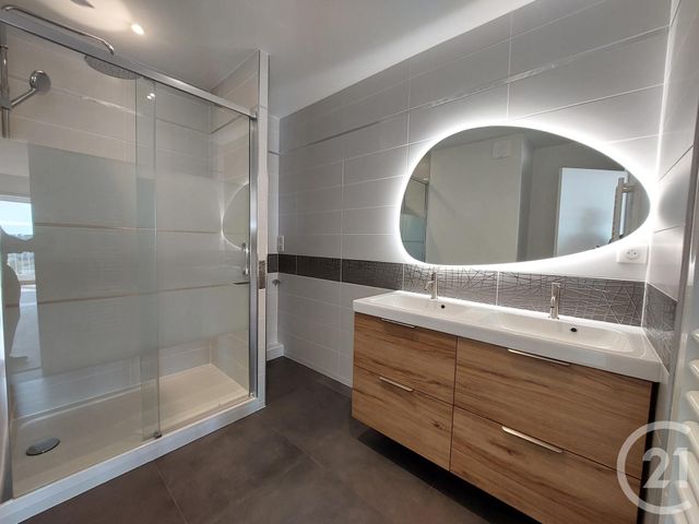 Appartement F4 à vendre - 4 pièces - 77.61 m2 - ROYAN - 17 - POITOU-CHARENTES - Century 21 Grand Large