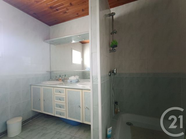 maison à vendre - 5 pièces - 171.85 m2 - CHENAC ST SEURIN D UZET - 17 - POITOU-CHARENTES - Century 21 Grand Large