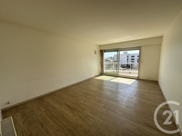Appartement F3 à louer - 3 pièces - 69.28 m2 - ROYAN - 17 - POITOU-CHARENTES - Century 21 Grand Large