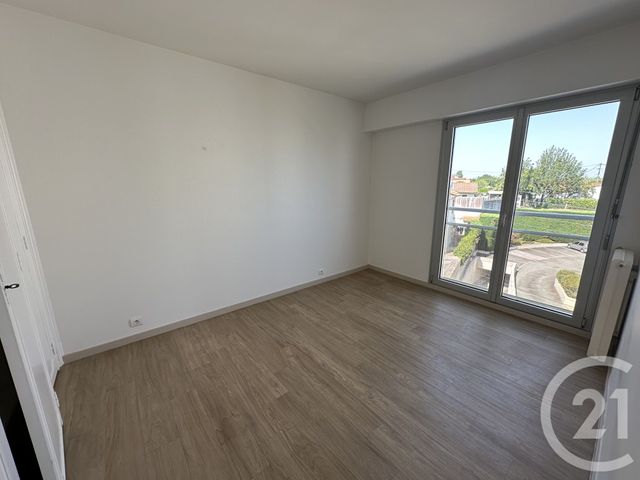 Appartement F3 à louer - 3 pièces - 69.28 m2 - ROYAN - 17 - POITOU-CHARENTES - Century 21 Grand Large