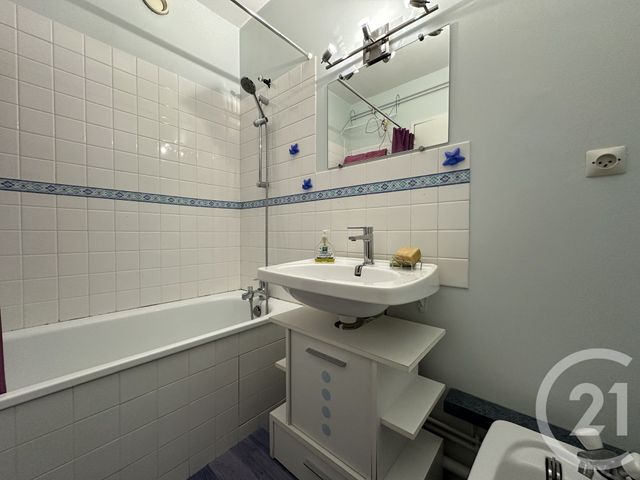 Appartement F2 à vendre - 2 pièces - 52.66 m2 - ROYAN - 17 - POITOU-CHARENTES - Century 21 Grand Large