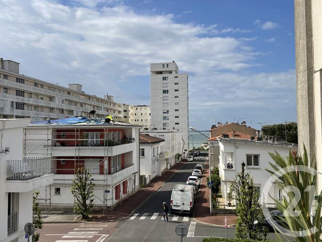 Afficher la photo en grand Appartement T4 à vendre - 4 pièces - 116.61 m2 - ROYAN - 17 - POITOU-CHARENTES - Century 21 Grand Large