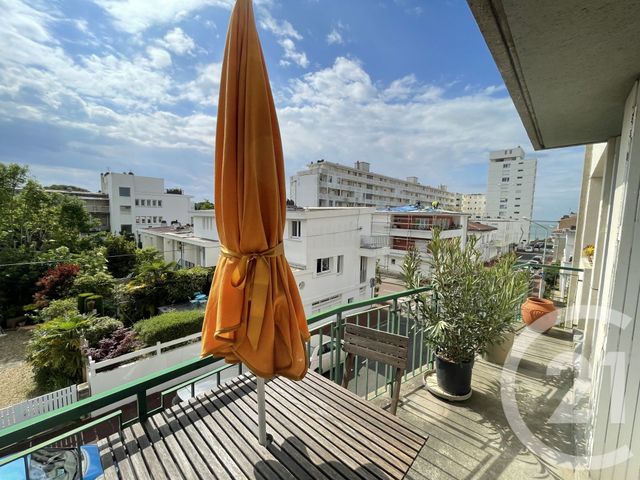Afficher la photo en grand Appartement T4 à vendre - 4 pièces - 116.61 m2 - ROYAN - 17 - POITOU-CHARENTES - Century 21 Grand Large