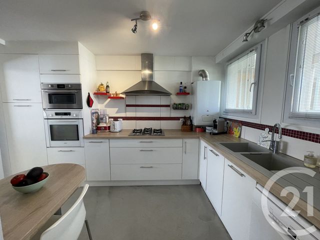 Afficher la photo en grand Appartement T4 à vendre - 4 pièces - 116.61 m2 - ROYAN - 17 - POITOU-CHARENTES - Century 21 Grand Large