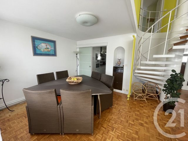 Afficher la photo en grand Appartement T4 à vendre - 4 pièces - 116.61 m2 - ROYAN - 17 - POITOU-CHARENTES - Century 21 Grand Large