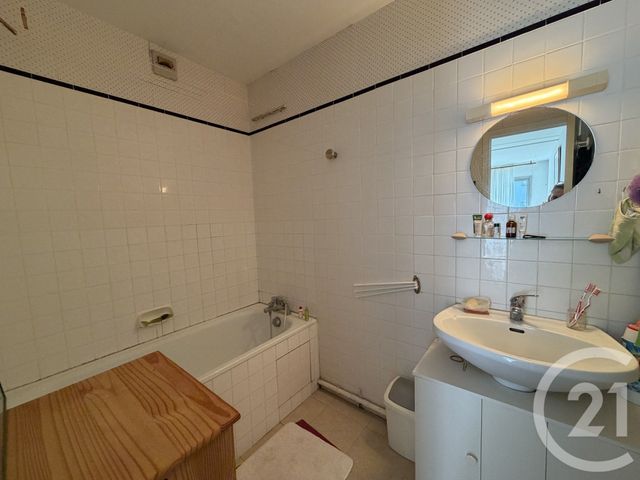 Appartement F2 à vendre - 2 pièces - 38.51 m2 - ROYAN - 17 - POITOU-CHARENTES - Century 21 Grand Large