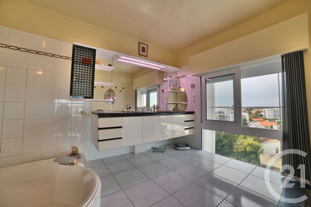 Appartement T5 à vendre - 5 pièces - 212.72 m2 - ROYAN - 17 - POITOU-CHARENTES - Century 21 Grand Large