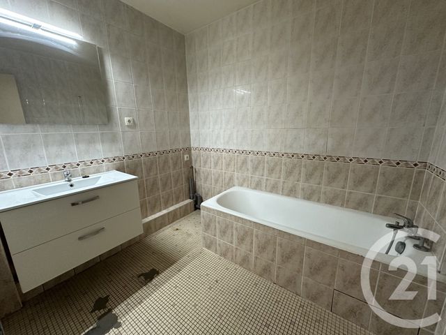 Afficher la photo en grand Appartement F2 à vendre - 2 pièces - 51.63 m2 - ROYAN - 17 - POITOU-CHARENTES - Century 21 Grand Large