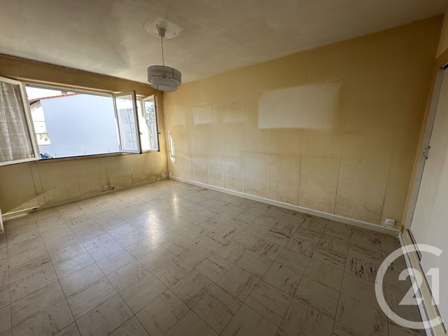 Afficher la photo en grand Appartement F2 à vendre - 2 pièces - 51.63 m2 - ROYAN - 17 - POITOU-CHARENTES - Century 21 Grand Large