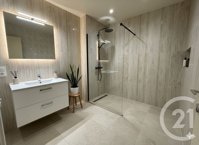 Appartement F2 à vendre - 2 pièces - 51.63 m2 - ROYAN - 17 - POITOU-CHARENTES - Century 21 Grand Large