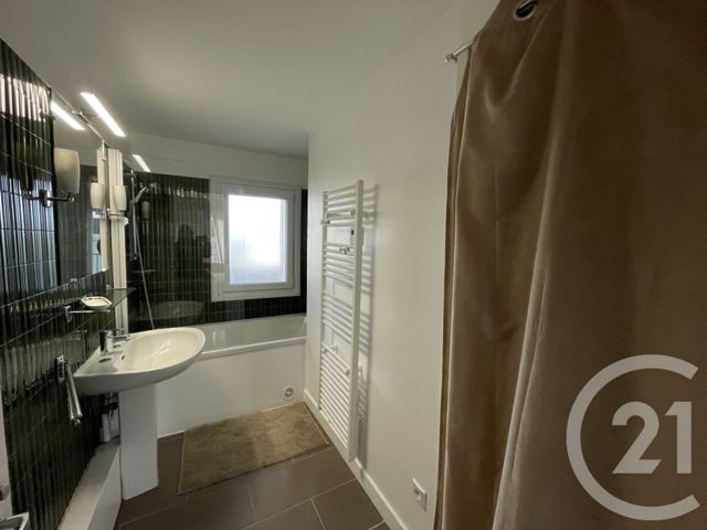 Appartement T3 à vendre - 3 pièces - 76.51 m2 - ROYAN - 17 - POITOU-CHARENTES - Century 21 Grand Large