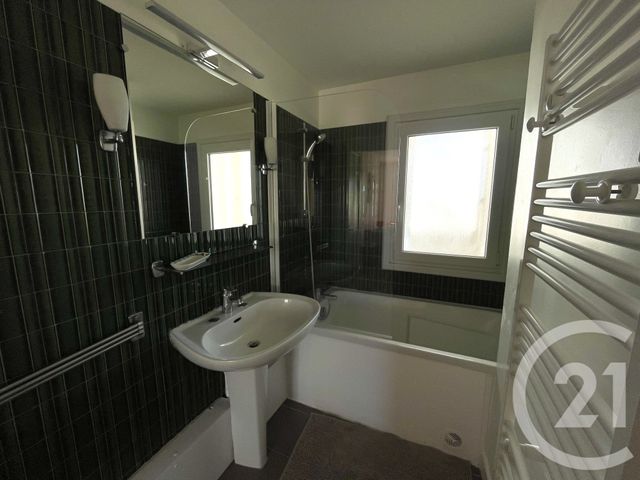 Appartement T3 à vendre - 3 pièces - 76.51 m2 - ROYAN - 17 - POITOU-CHARENTES - Century 21 Grand Large