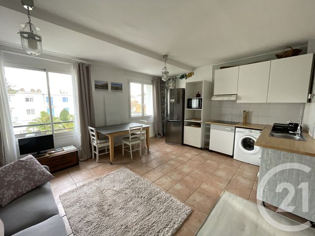 Appartement T3 à vendre - 3 pièces - 52.19 m2 - ROYAN - 17 - POITOU-CHARENTES - Century 21 Grand Large