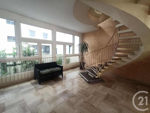 Appartement Duplex à louer - 3 pièces - 75.37 m2 - ROYAN - 17 - POITOU-CHARENTES - Century 21 Grand Large