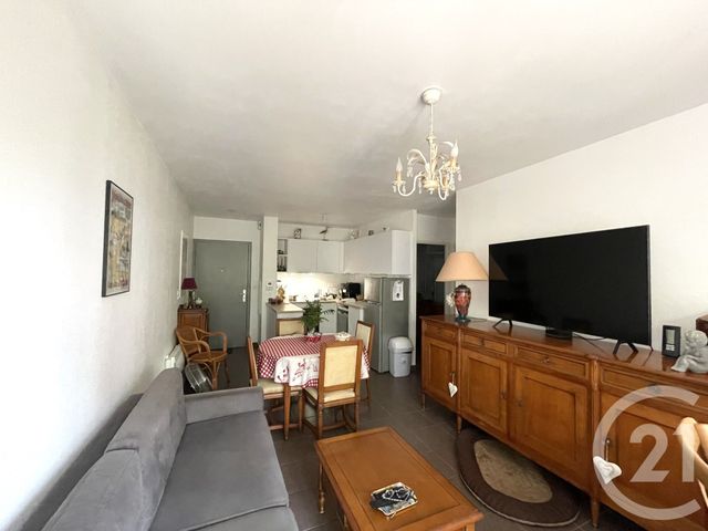 Appartement T2 à louer - 2 pièces - 42.77 m2 - ROYAN - 17 - POITOU-CHARENTES - Century 21 Grand Large