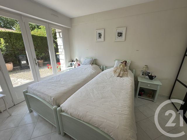 Appartement F5 à vendre - 5 pièces - 135.7 m2 - ROYAN - 17 - POITOU-CHARENTES - Century 21 Grand Large